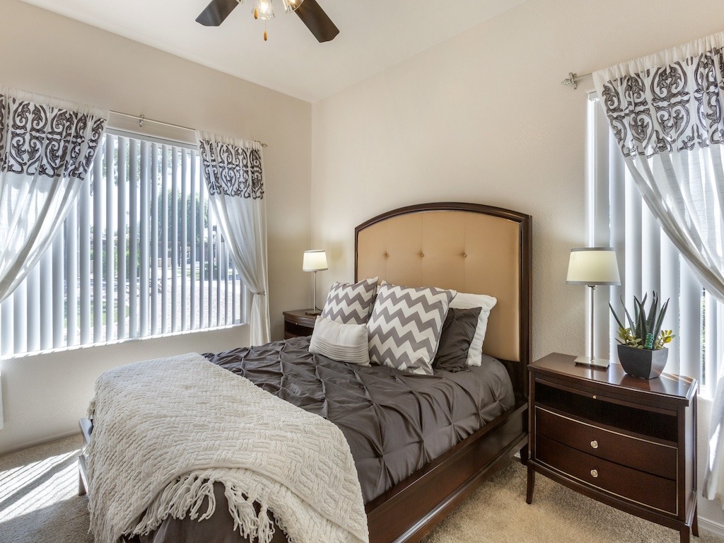 Canyon Ridge Apartments photo 2
